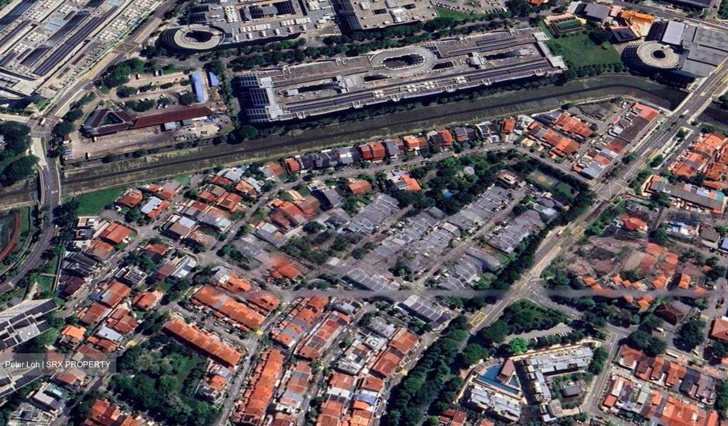 Jalan Pari Burong (D16), Semi-Detached #465603561